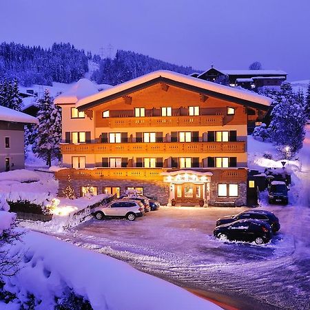 Hotel Garni Alpenland Алтенмаркт им Понгау Екстериор снимка