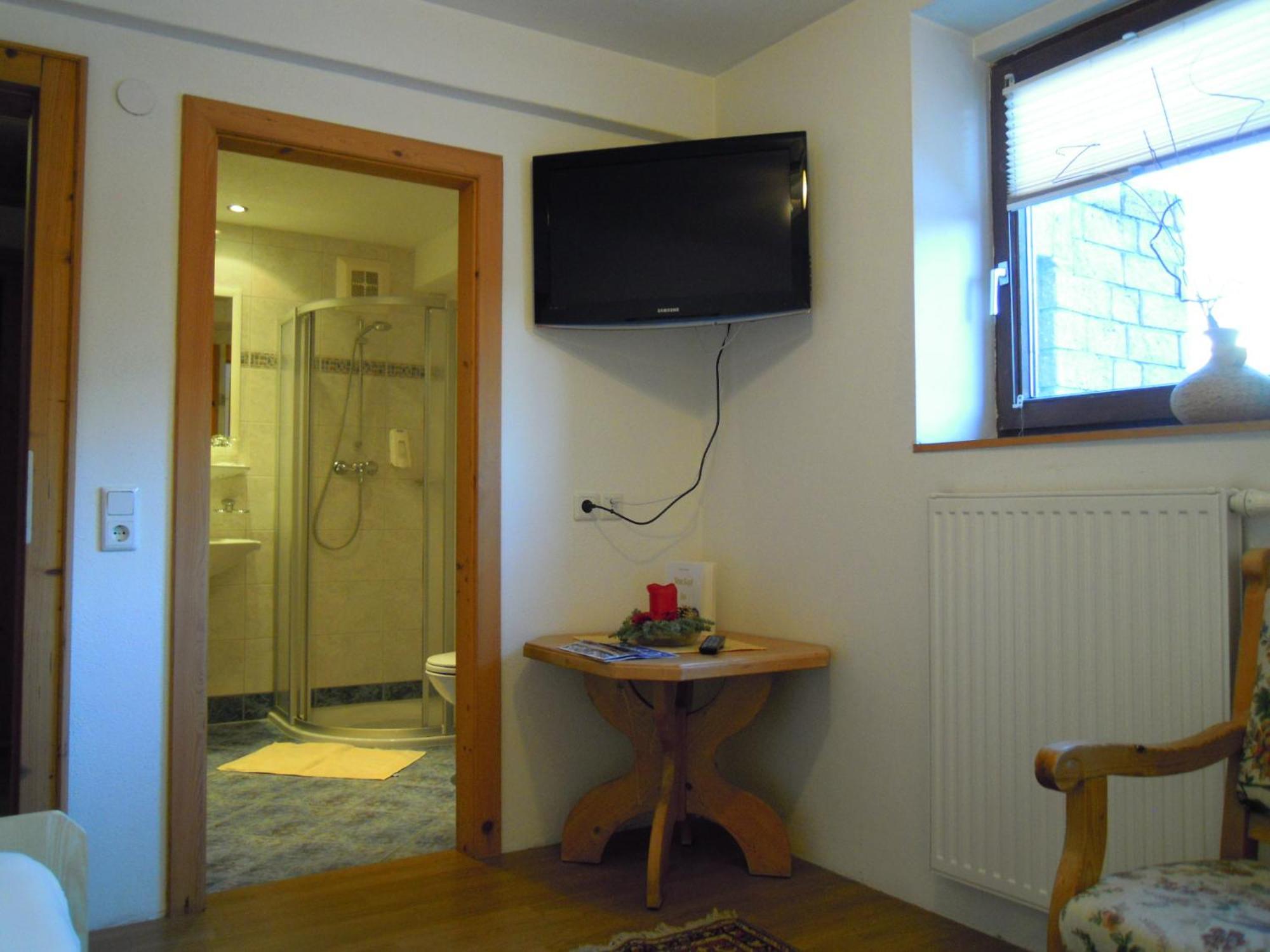Hotel Garni Alpenland Алтенмаркт им Понгау Екстериор снимка