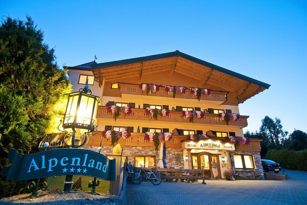 Hotel Garni Alpenland Алтенмаркт им Понгау Екстериор снимка