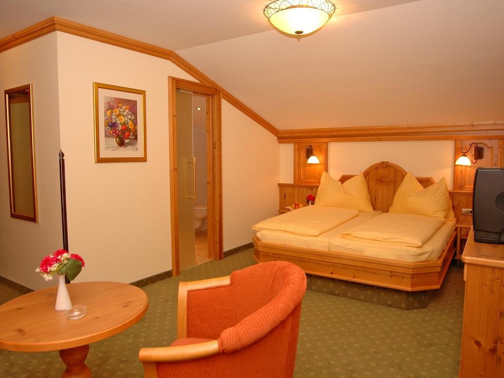 Hotel Garni Alpenland Алтенмаркт им Понгау Стая снимка