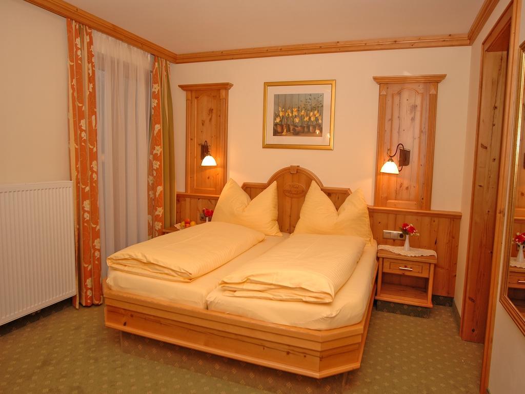 Hotel Garni Alpenland Алтенмаркт им Понгау Стая снимка