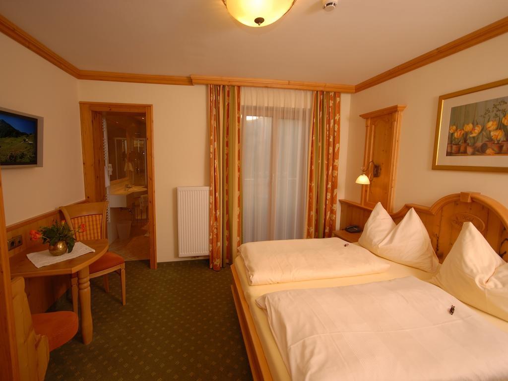 Hotel Garni Alpenland Алтенмаркт им Понгау Стая снимка