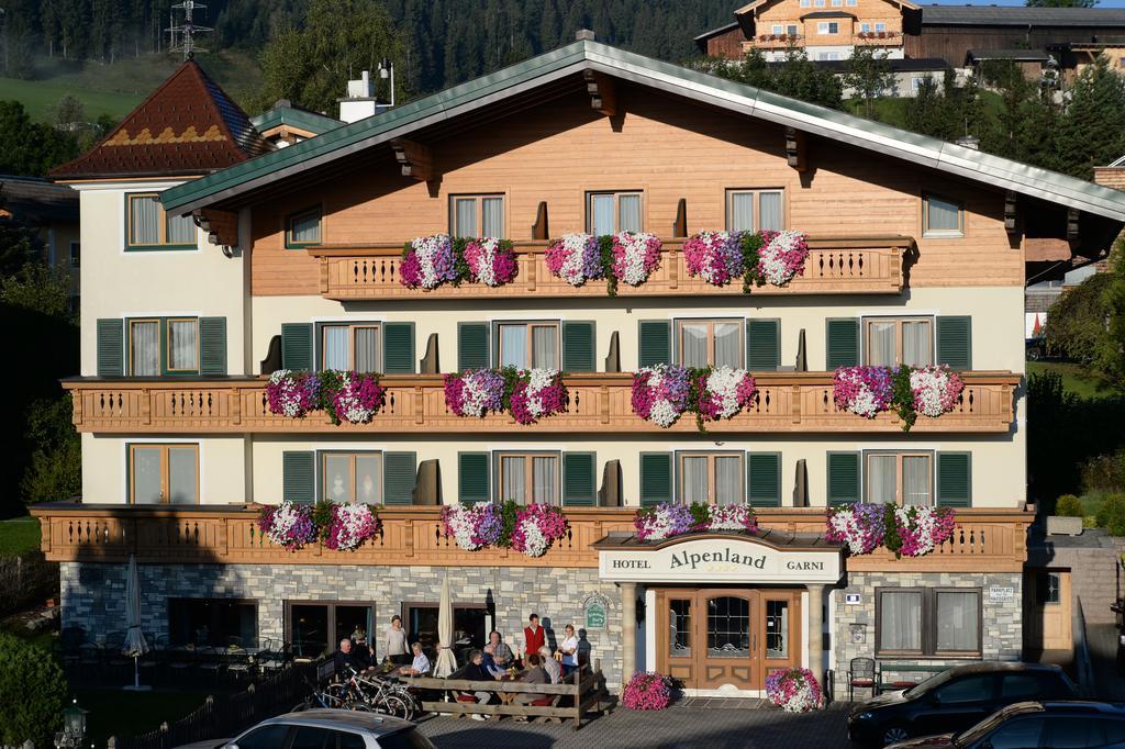 Hotel Garni Alpenland Алтенмаркт им Понгау Екстериор снимка